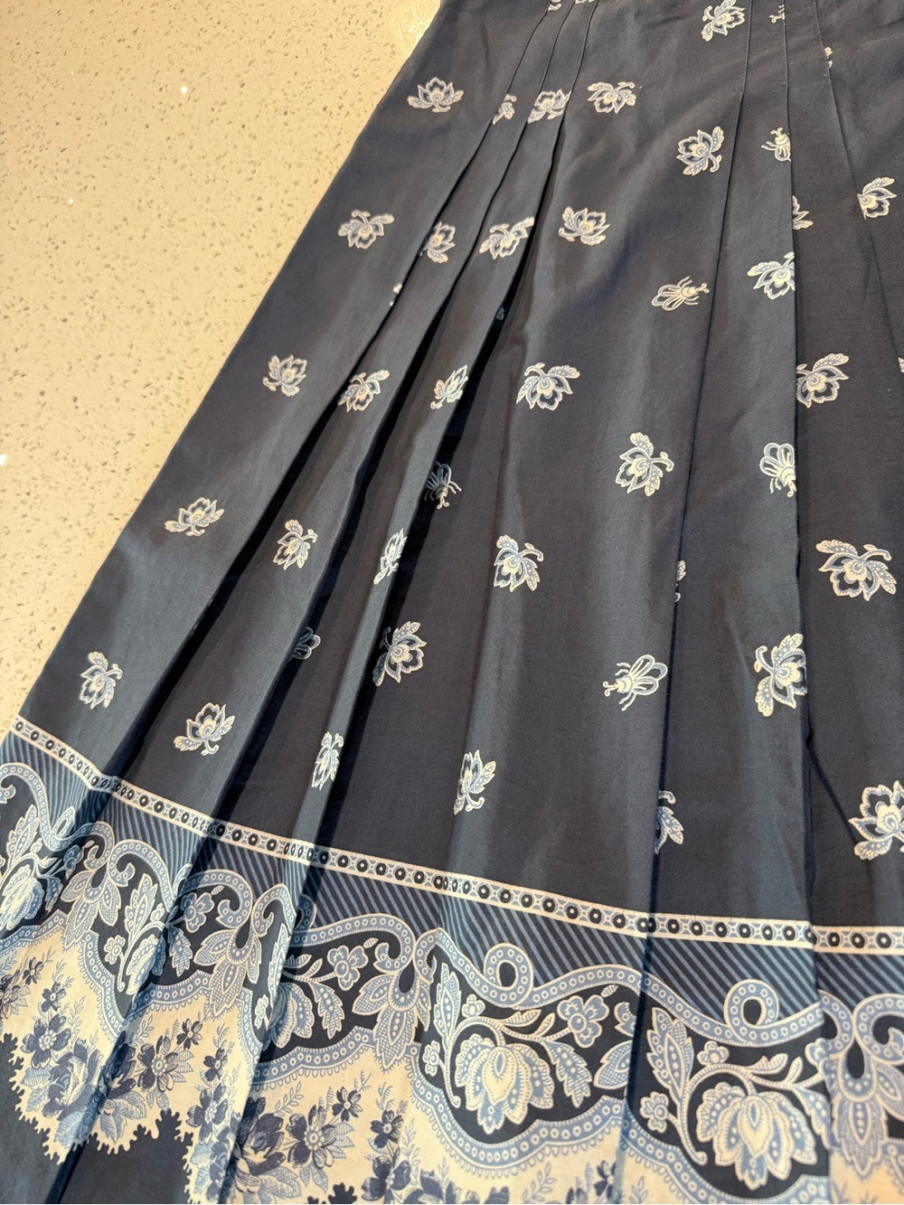 Liz Claiborne Navy Blue Floral Border Pleated Skirt - Picture 7 of 8